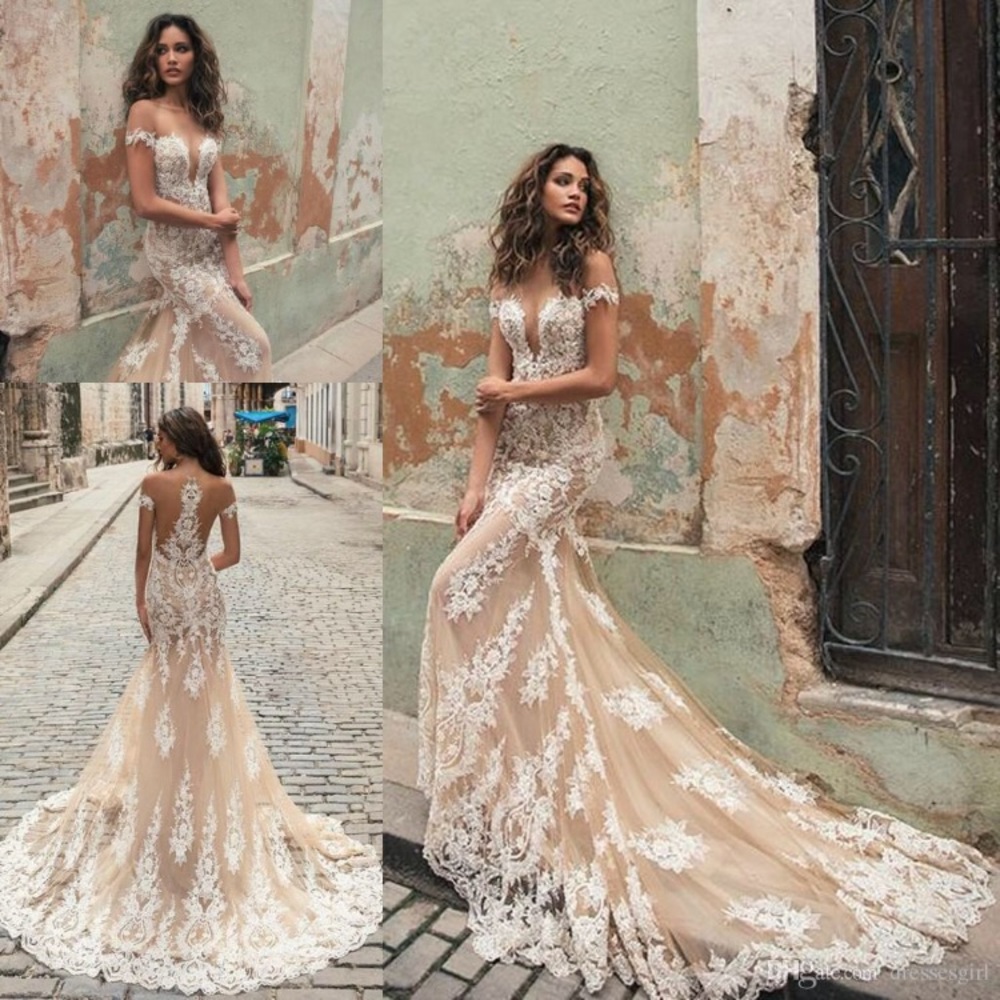 ❤️Sold. Size 4 wedding dress